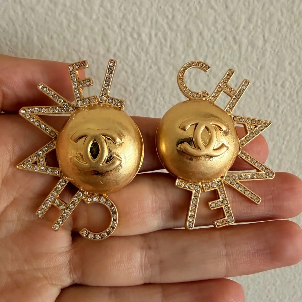 ☀️ Vintage Chanel Rhinestone Logo Statement Clip-On Earrings✨